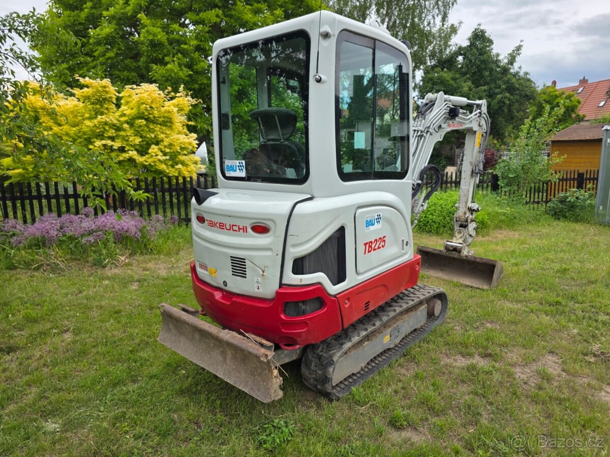 Mini rýpadlo TAKEUCHI TB 225 - 4