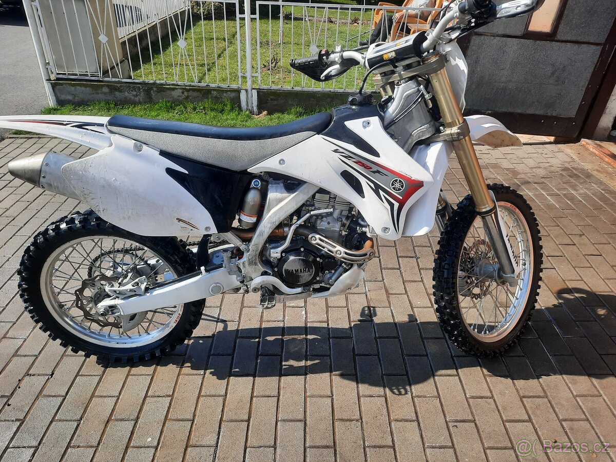 Yamaha yz 250f málo jeta jako hoby