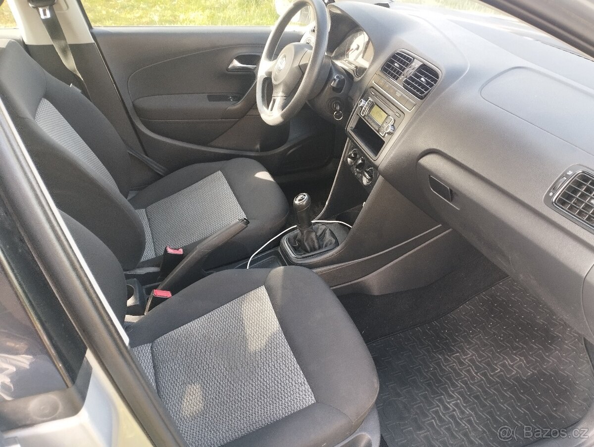 Volkswagen Polo 1.2 TSI, 51 kw, rok 2010, 5 míst, 4 d - 4
