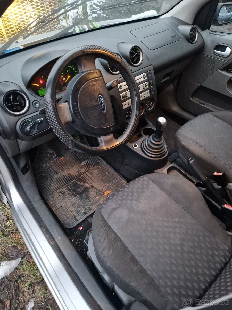 Ford fiesta 1.4 tdci - 4