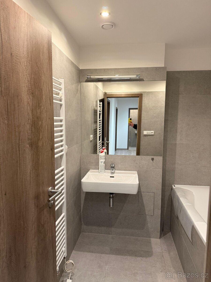 Pronájem 2+kk - 4