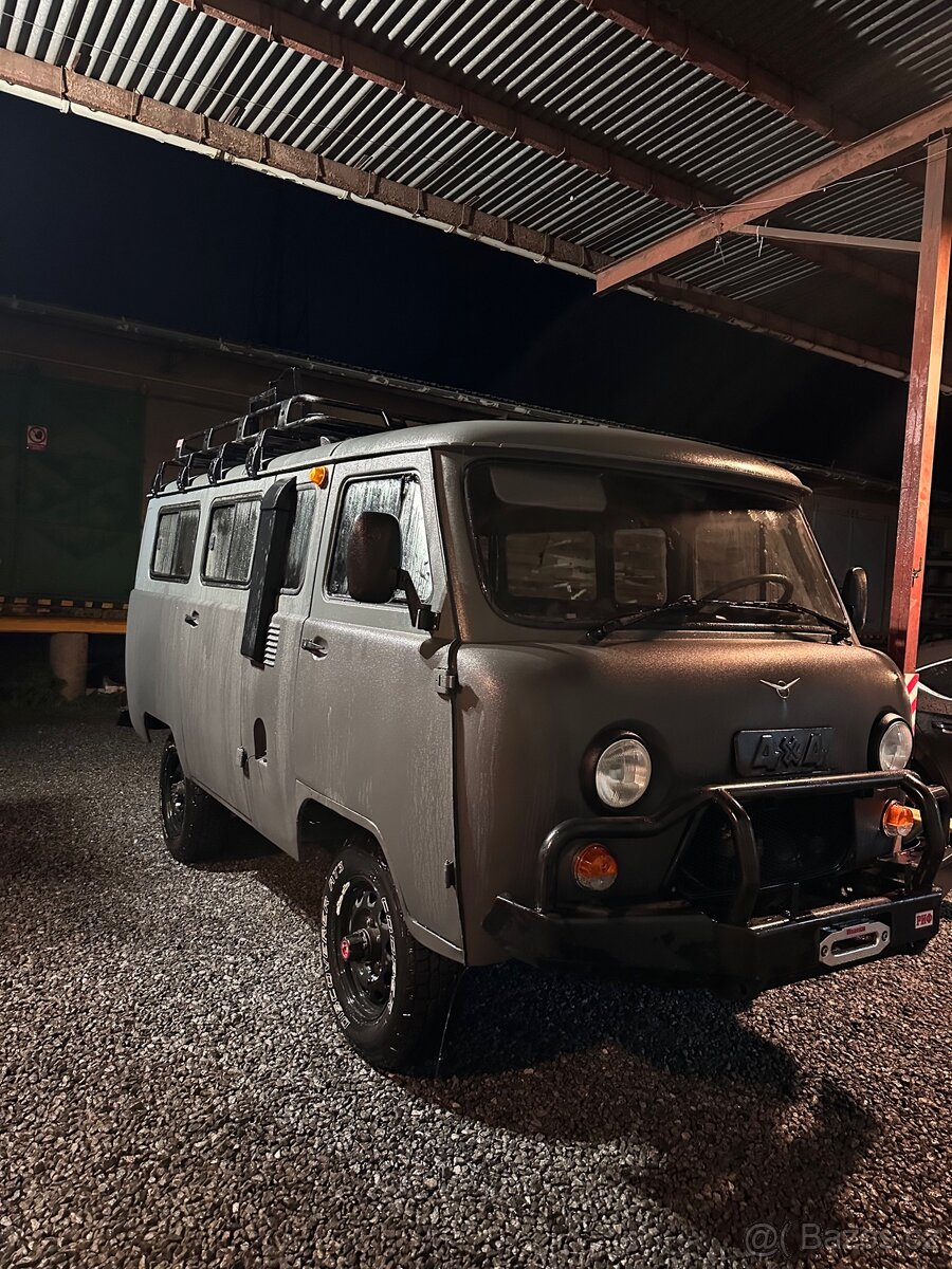UAZ Buchanka 2206 - 4