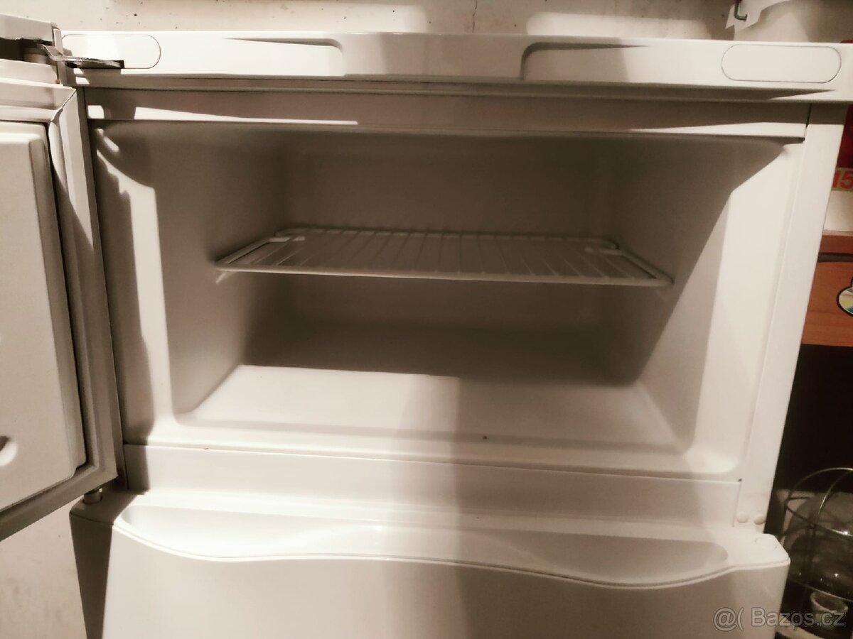 Lednička s mrazničkou Indesit - 4