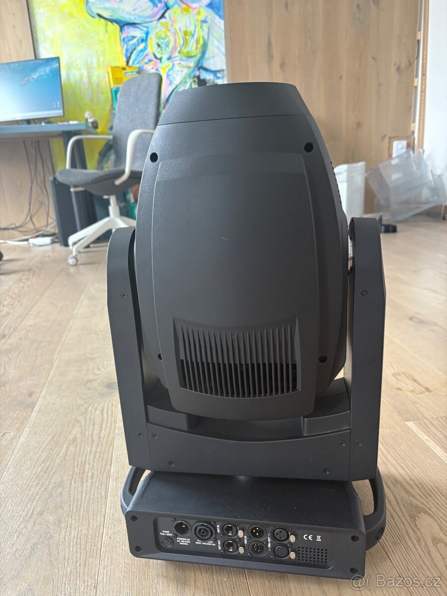 Světlo ADJ Focus 6Z - 4