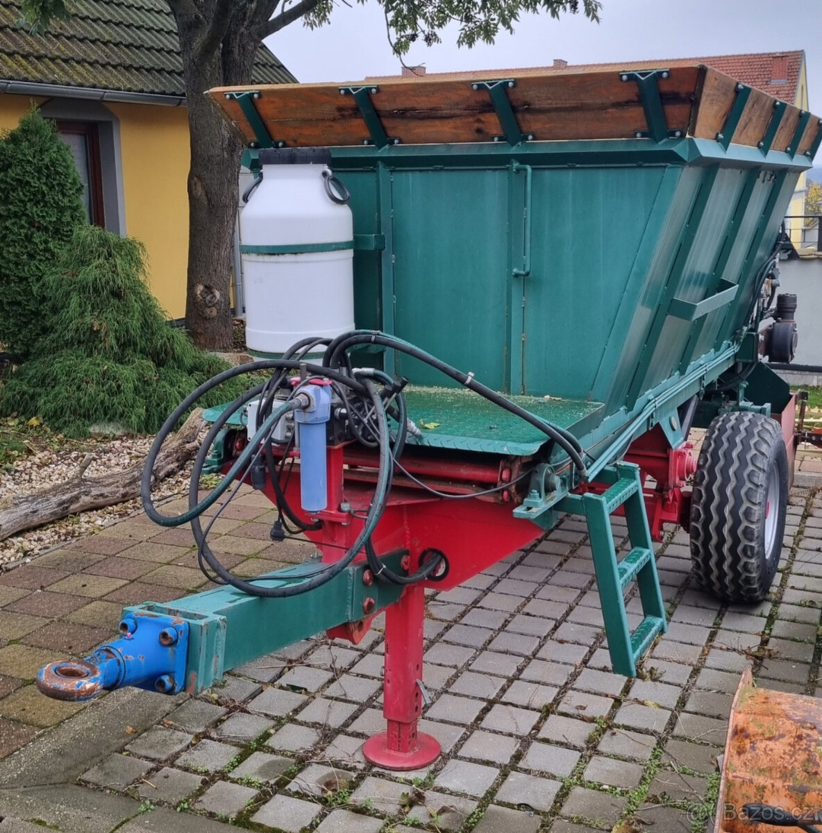 Rozmetadlo - hloubkové přihnojování - 4