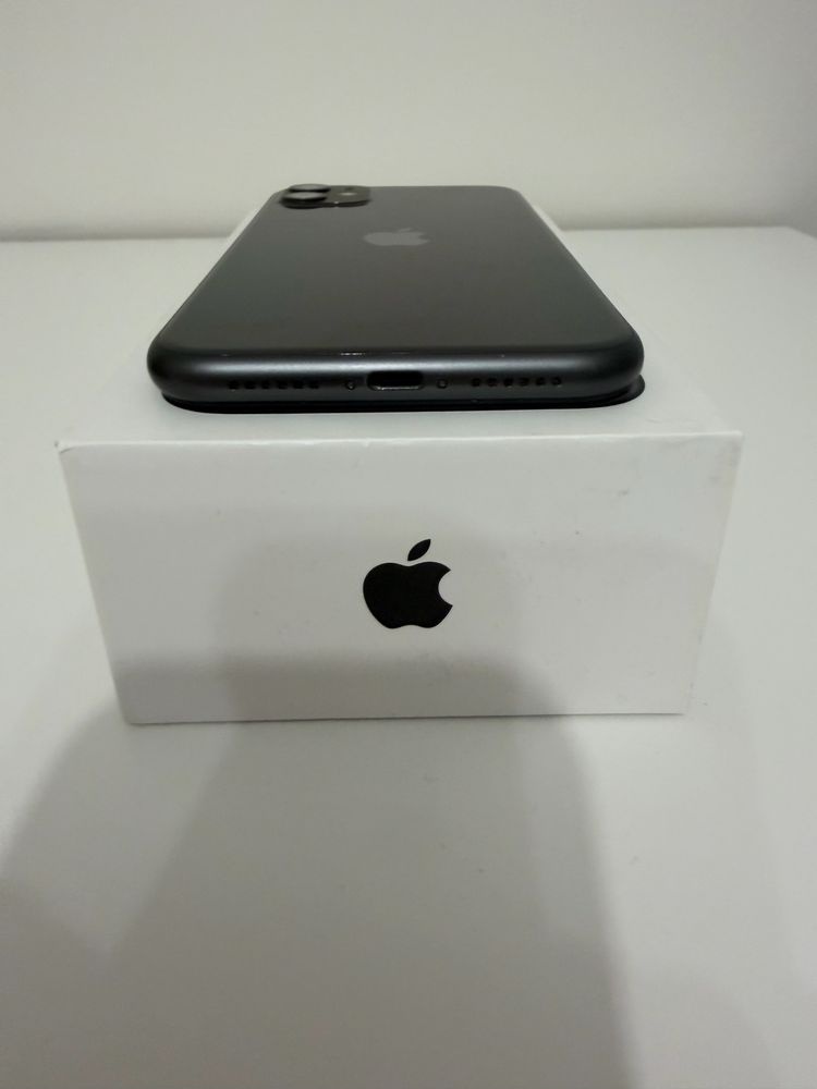 Apple iPhone 11 128 GB - 4