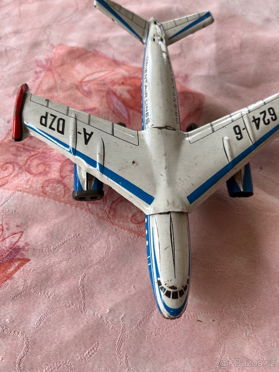 plechové letadlo ORIENT AIR LINES 624-6 A‑DZP – - 4