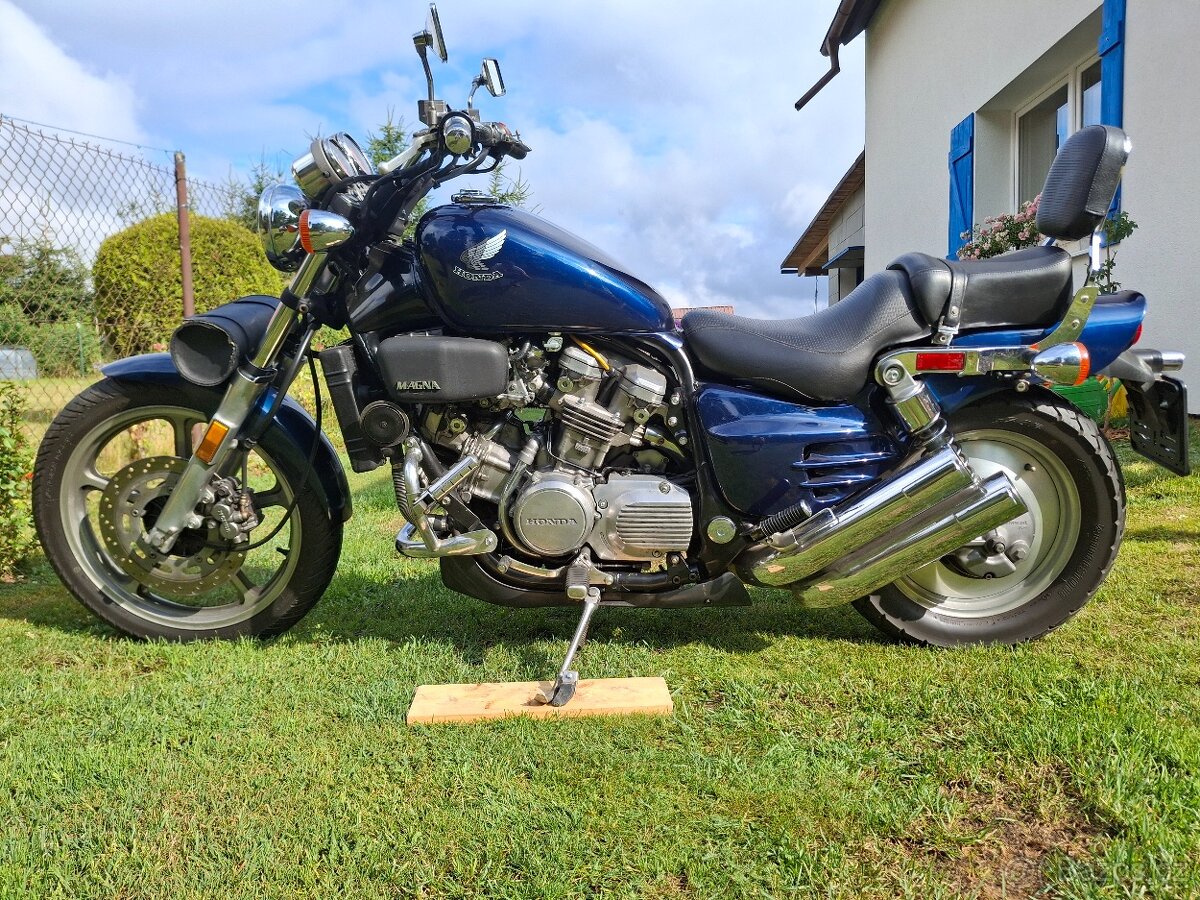 Honda VF 750 C Magna prodám - 4