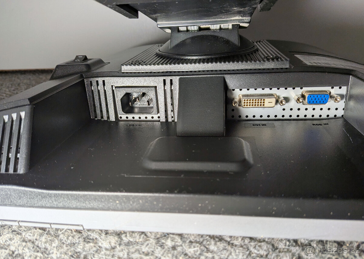 Monitor Samsung SyncMaster 710T - 4