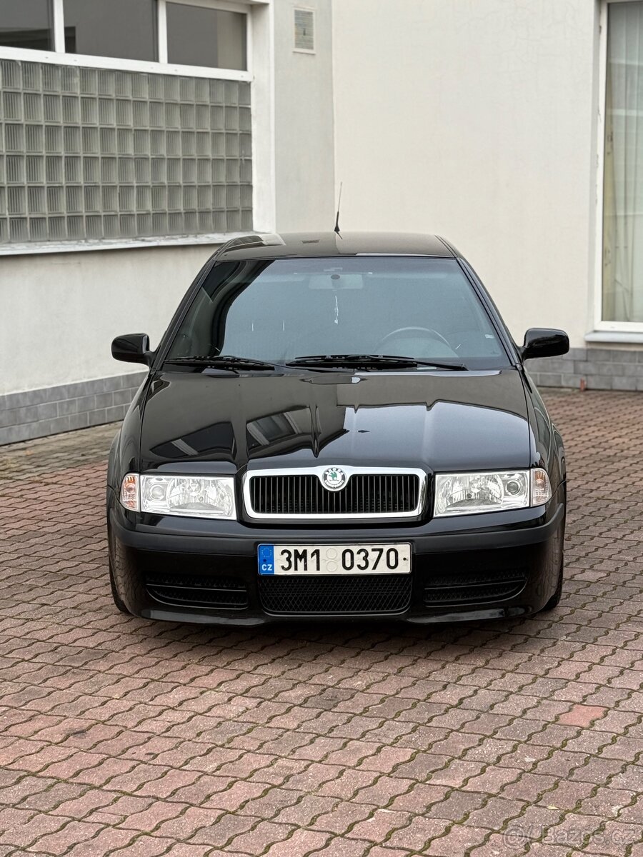 Škoda octavia 1.8t Tour 2007 černá perleť - 4