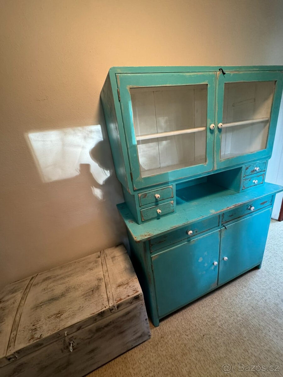 Zrestaurovaný kredenc - 4