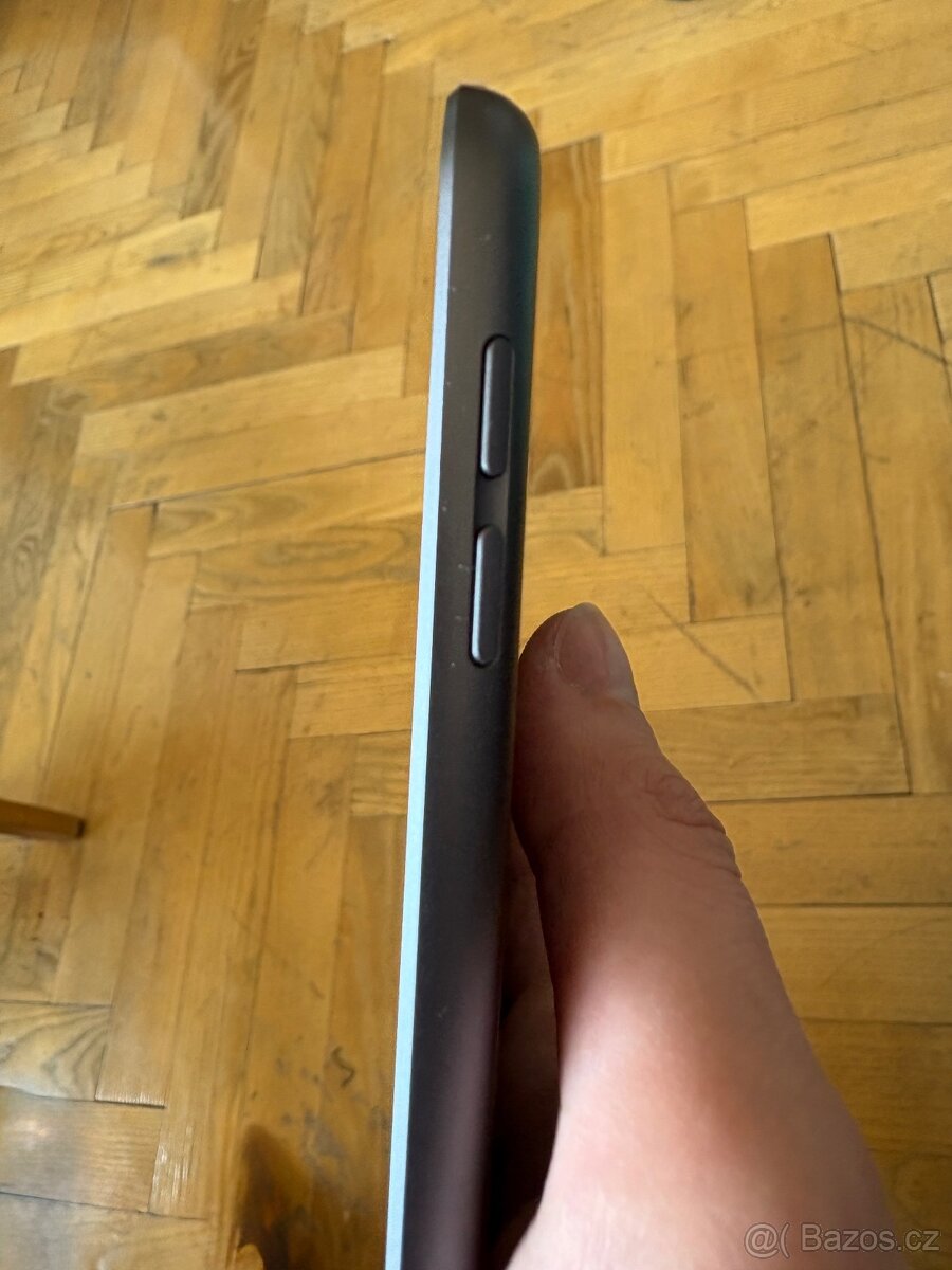 iPad 9 (64GB) + Apple Pencil + bezdrátová klávesnice - 4