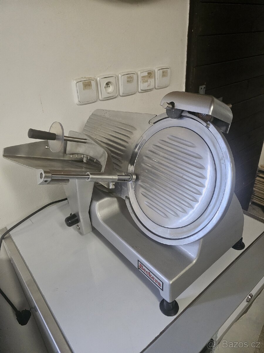 Nářezový stroj Beckers BKL250 - 4