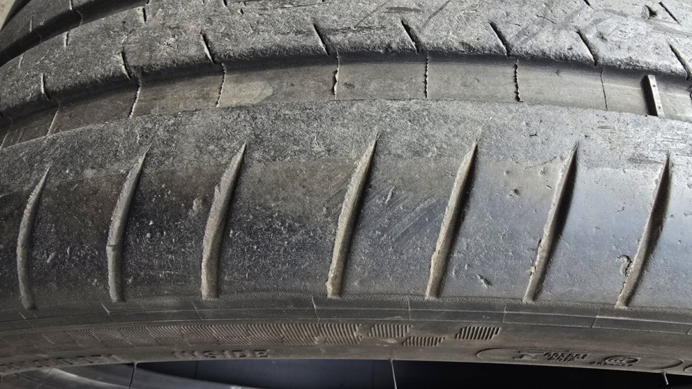 Letní pneu 245/35/19 Michelin - 4
