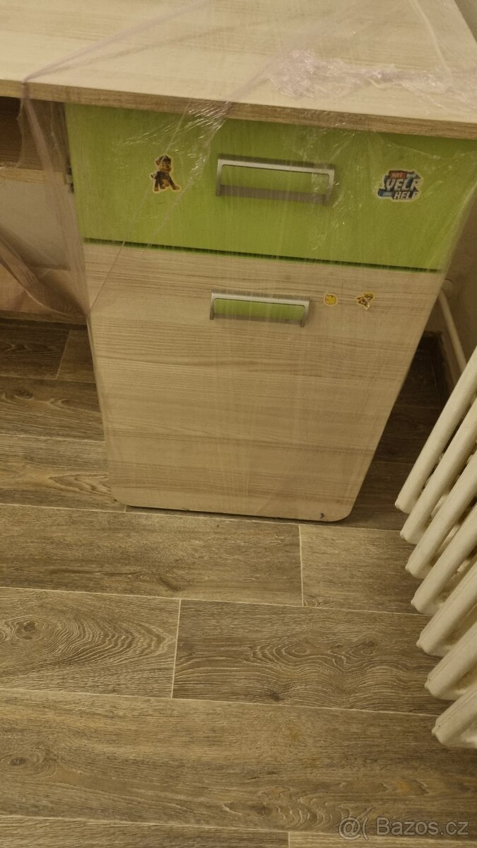 Psací/PC stůl se židlí - 4