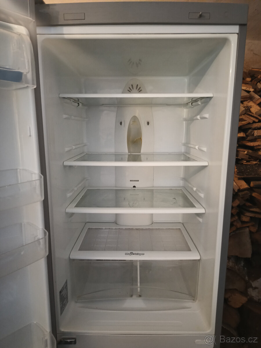 NO FROST CHLADNIČKA S MRAZNIČKOU LG - A++ - 190cm - 4