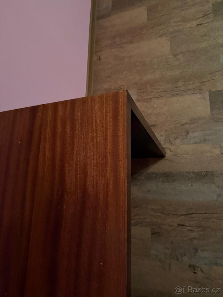 Psací stůl, kontejner a židle - 4