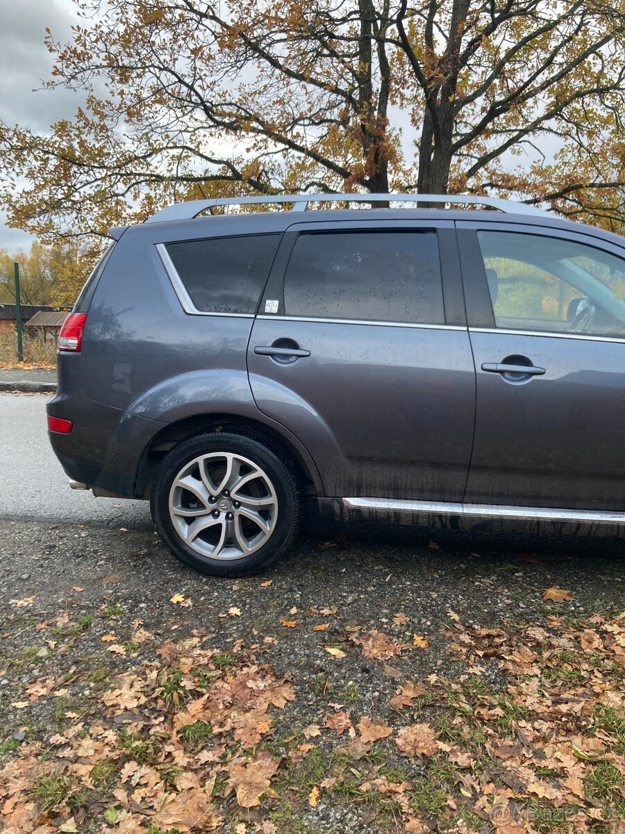 Citroen C-crosser 2,2HDI, Exclusive, 7. míst - 4