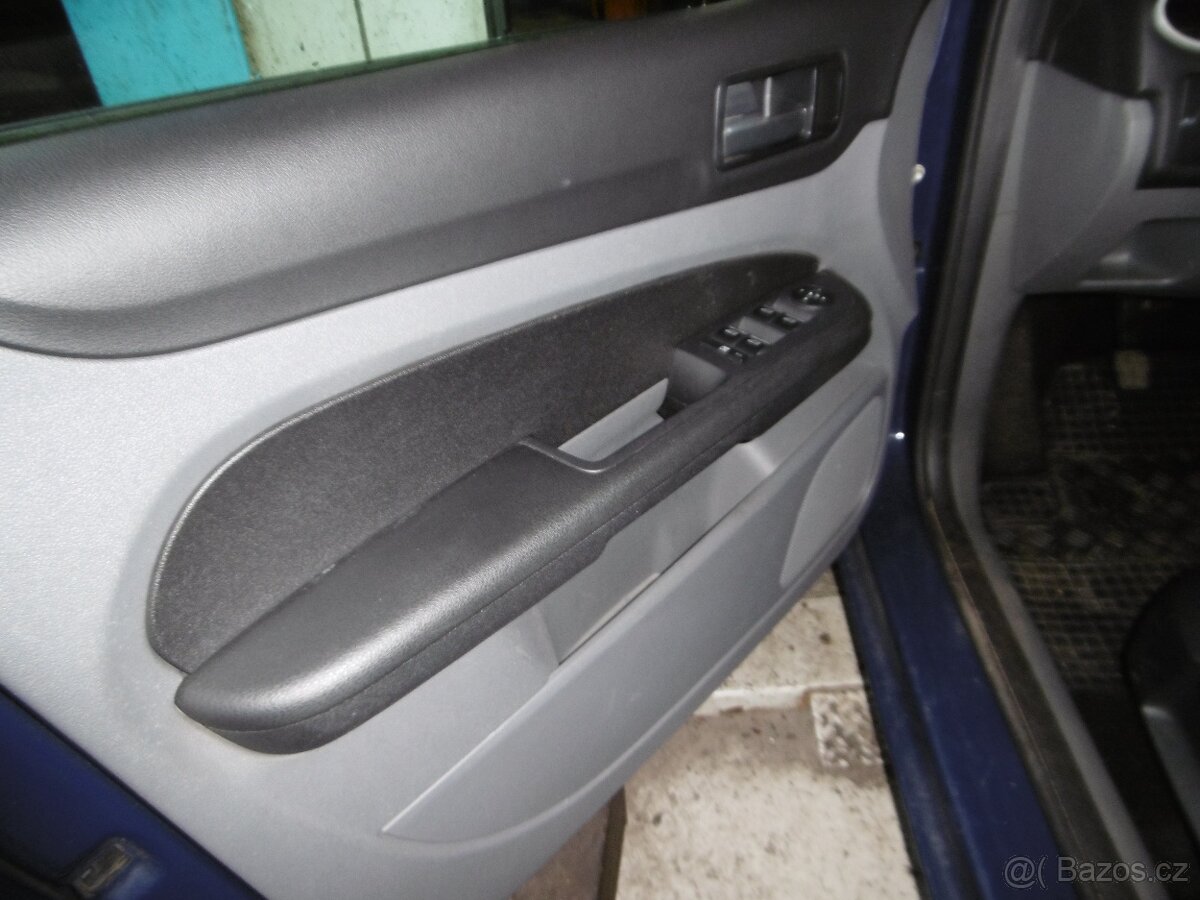 Ford Focus r.2009 - 4