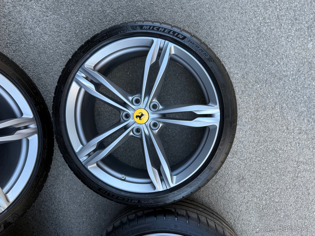 Ferrari GT4C Lusso kola - 4