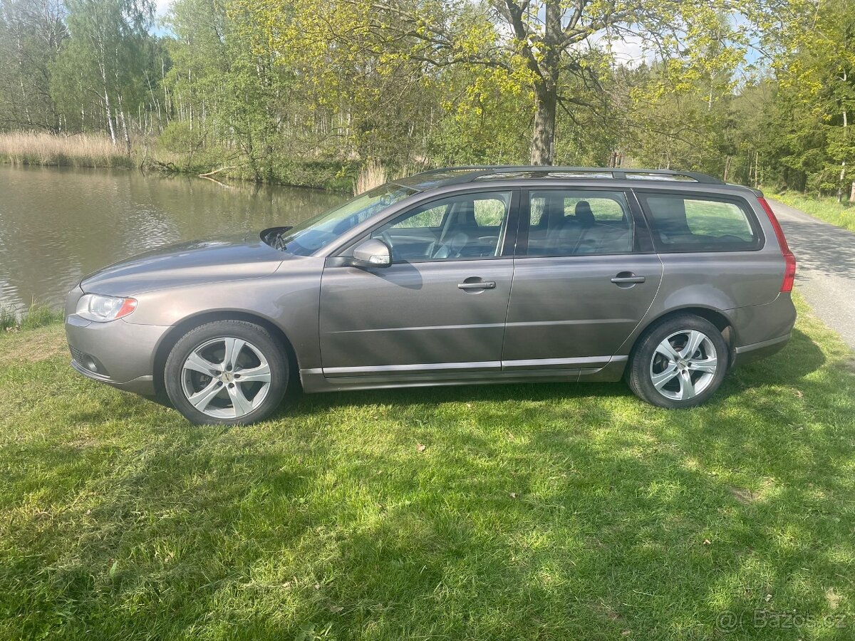 Volvo v70 D5 4x4 - 4