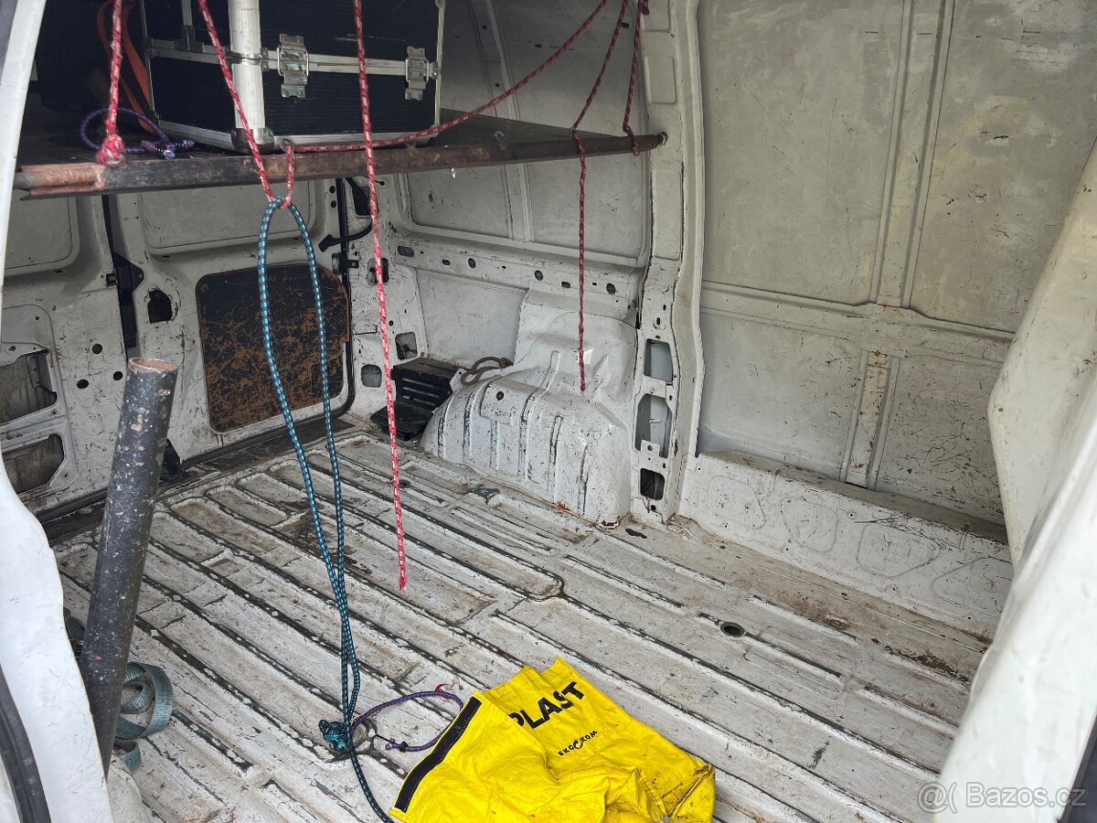 Prodám Expert 1.9D / 2003, cca 230 tis. km. - 4