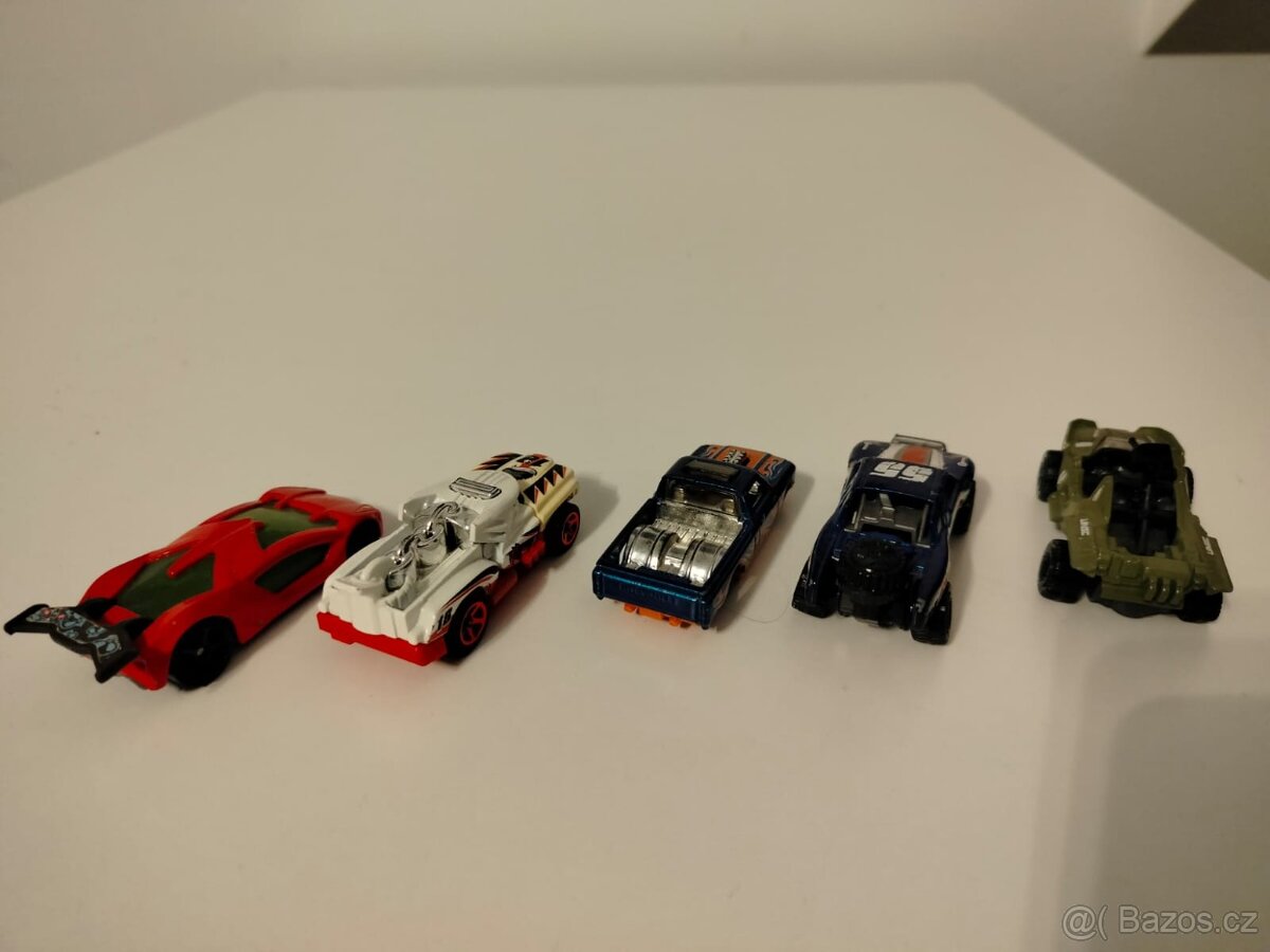 Auta Hotwheels - 4