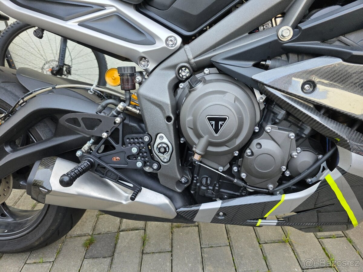 Triumph Street Triple RS - 4