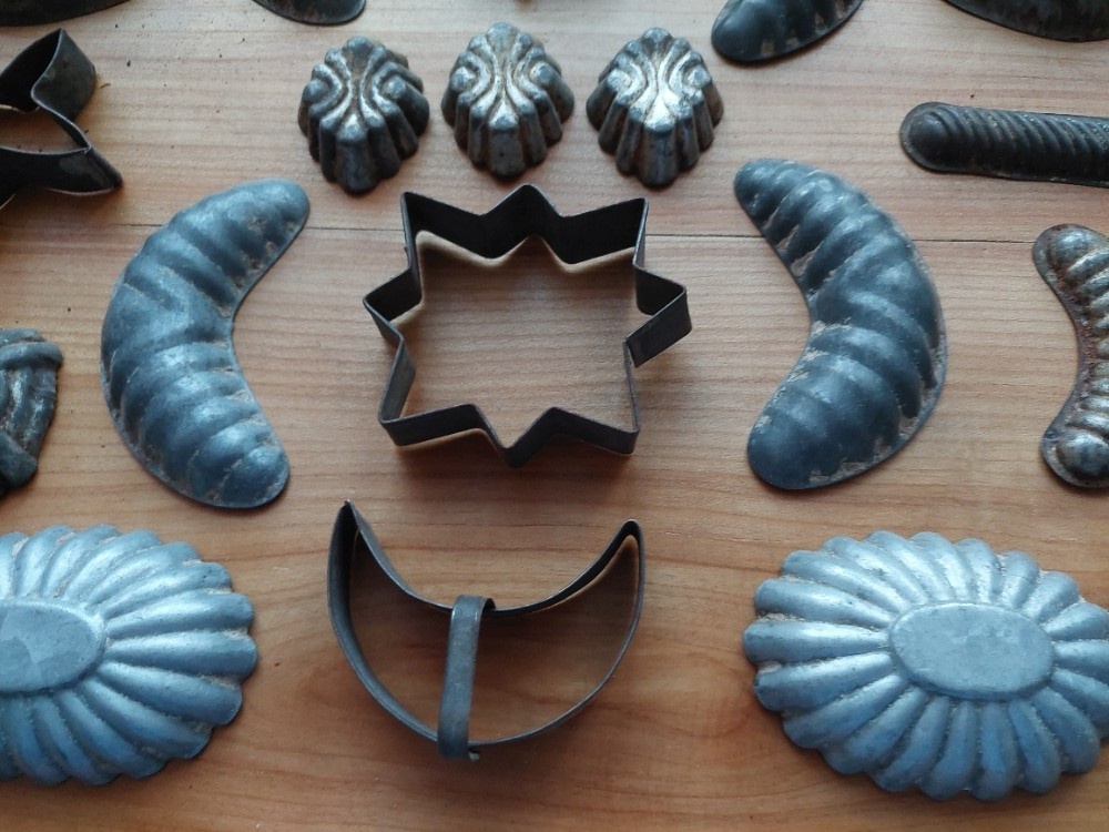 Stará secesní vykrajovátka na sušenky a formičky na cukroví - 4