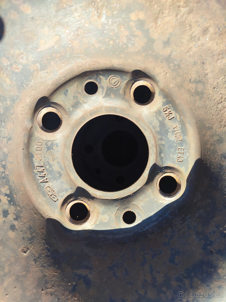 4 x Zimní pneumatiky Barum - 185/60 R14 T + plechové disky - 4