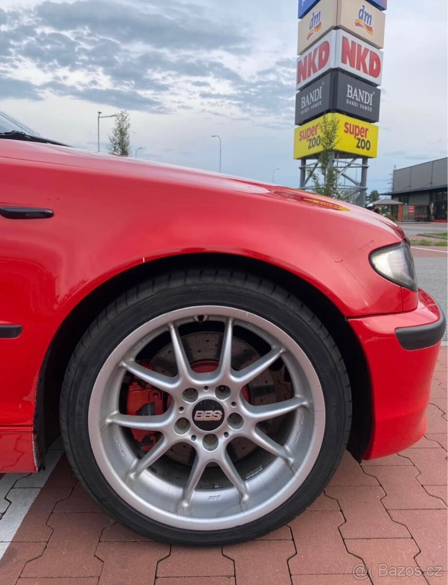 BMW e46 sedan 330i M-paket 2 Hellrot (2000) - 4