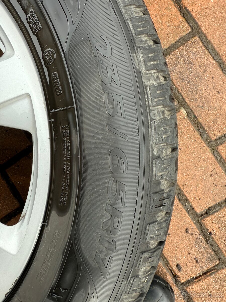 Sada kol originál Audi 8Jx17 s pneu Goodyear 235/65 R17 - 4