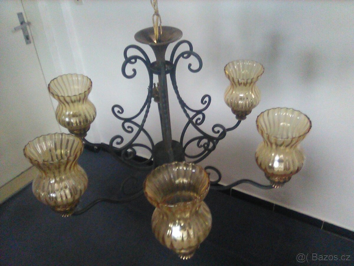 PRODÁM ŠESTIRAMENNÝ KOVANÝ ELEKTRICKÝ LUSTR - 4