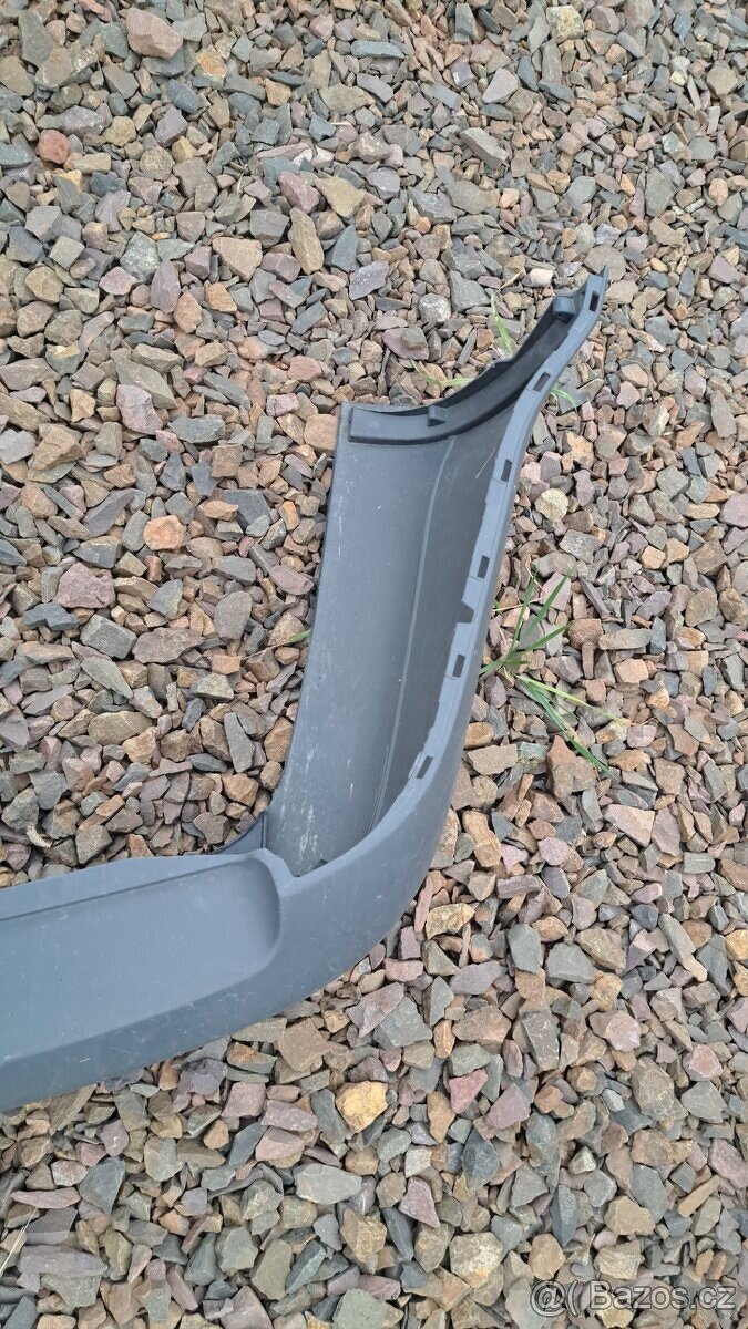 Prodam zadni nárazník na VW Caddy r.v. 2011 - 4