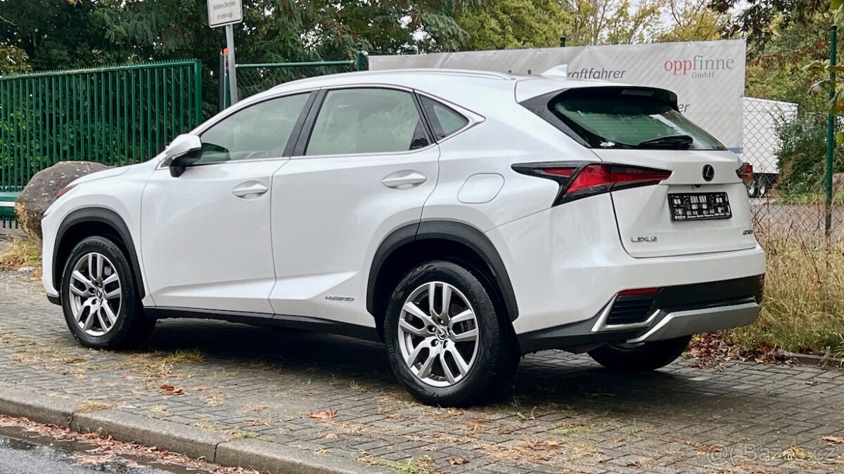 Lexus NX300h Hybrid m.2021 Perleť Navi Kamera Automat CVT - 4