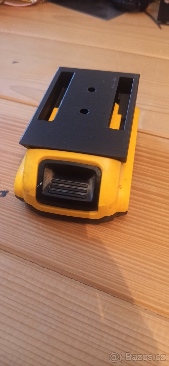 Dewalt držák baterie XR 18V - 4