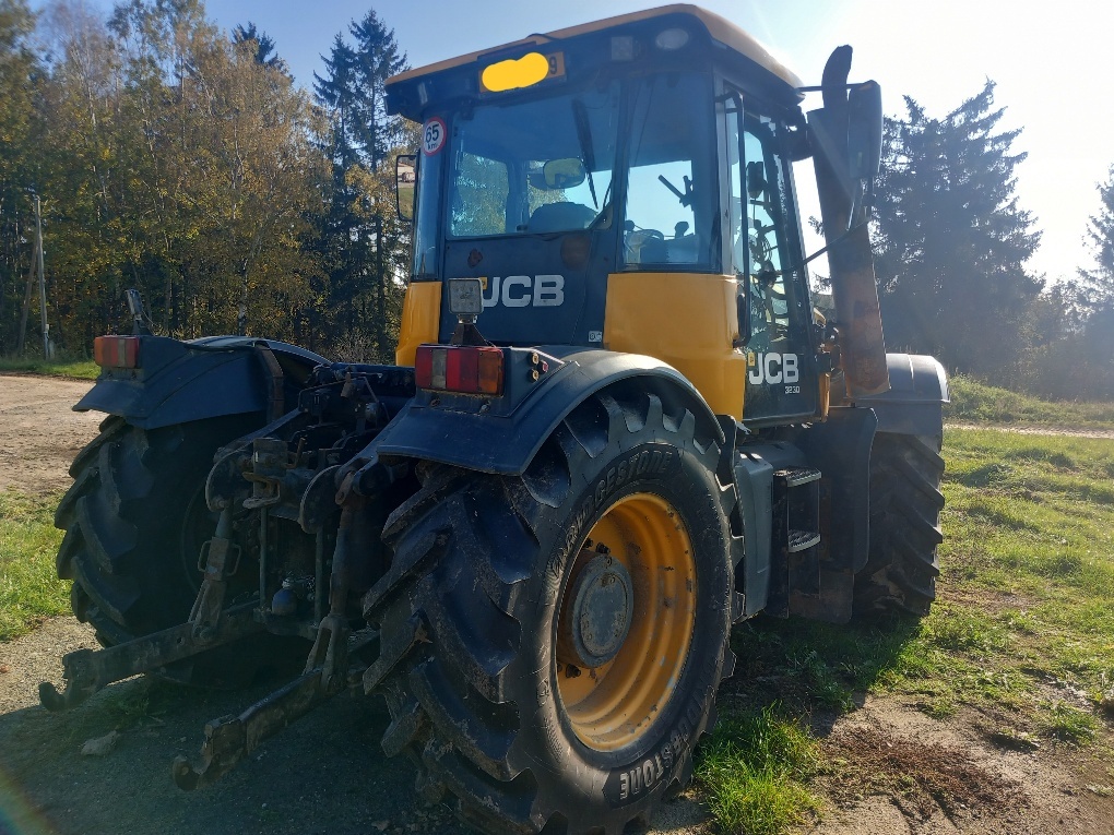 JCB FASTRAC 3230 - 4