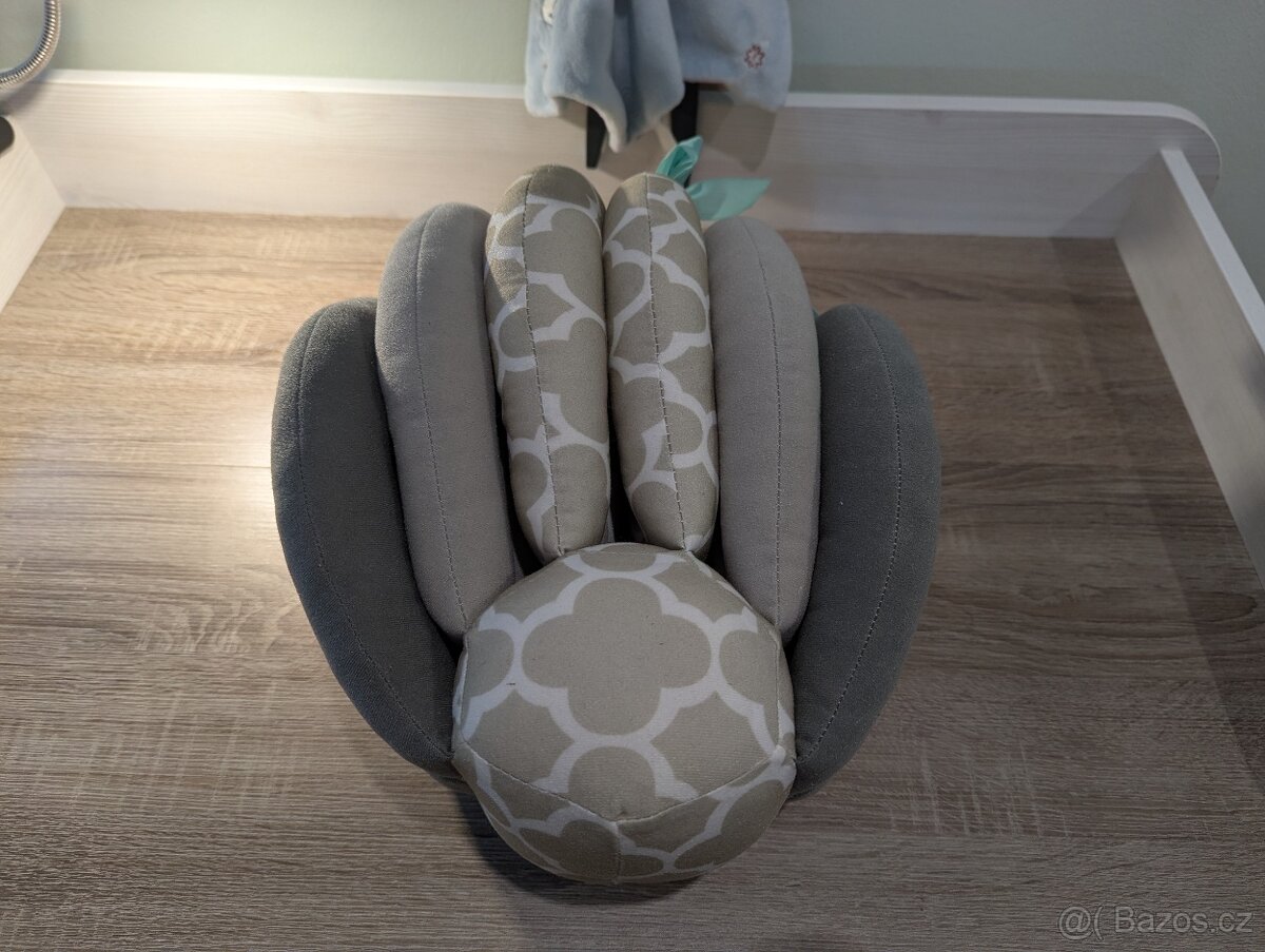 Nastavitelný kojicí polštář Tiibaby Elevate - 4