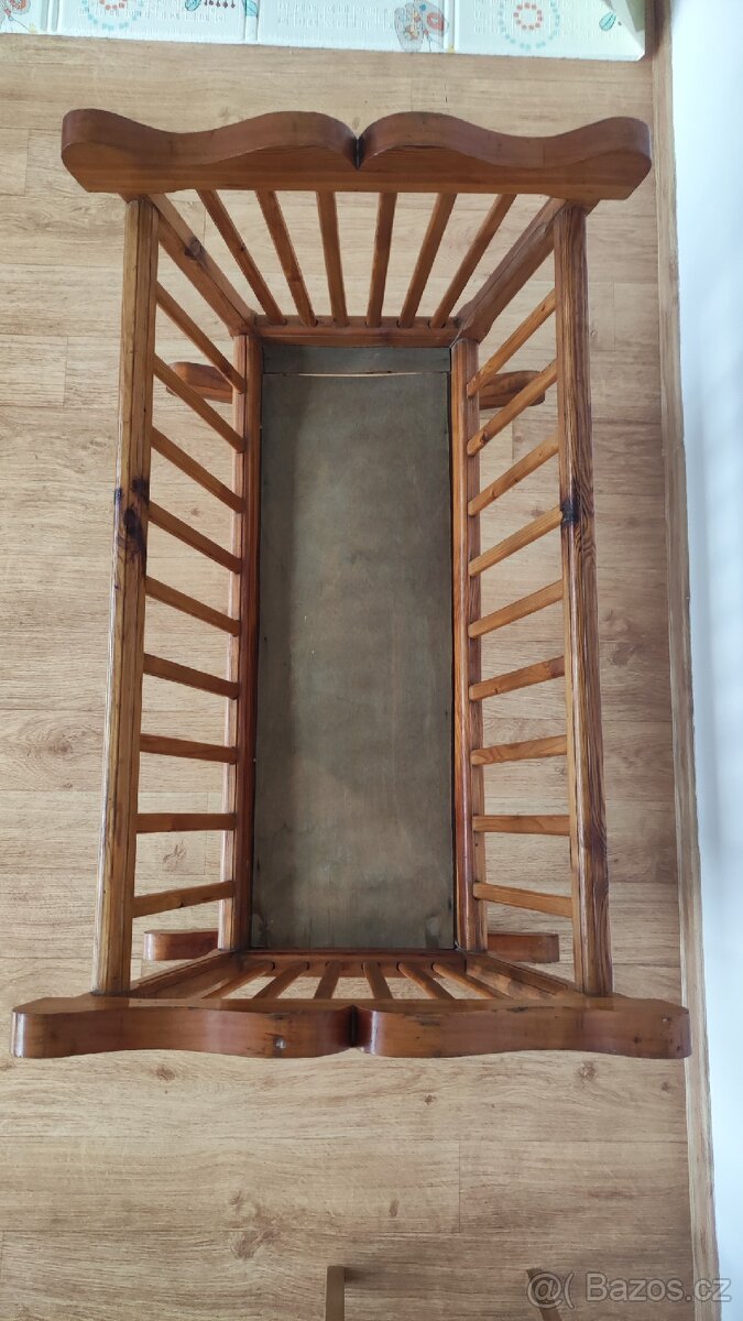 Dětská dřevěná kolébka - 4