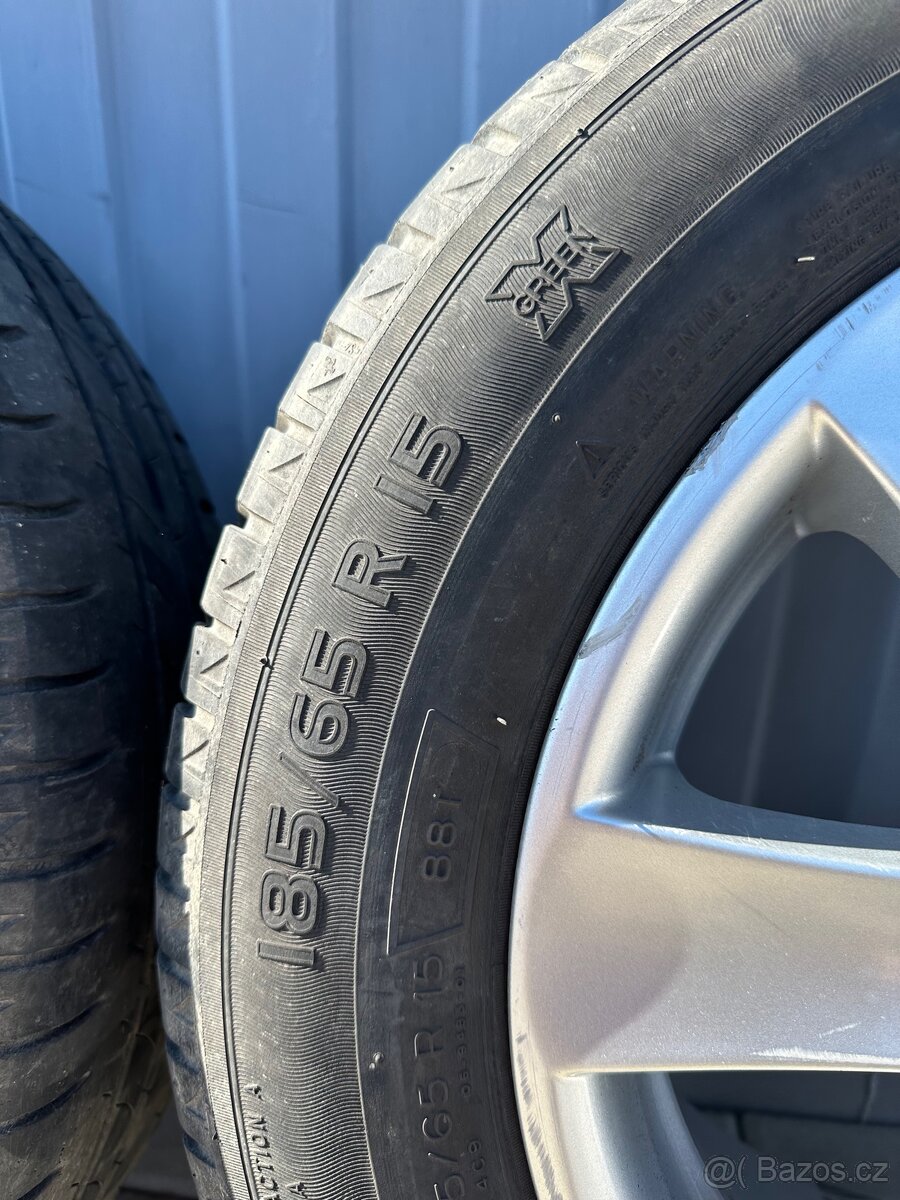 Prodám Alu disky 4x100 s Pneu Michelin 185/65R15 - 4
