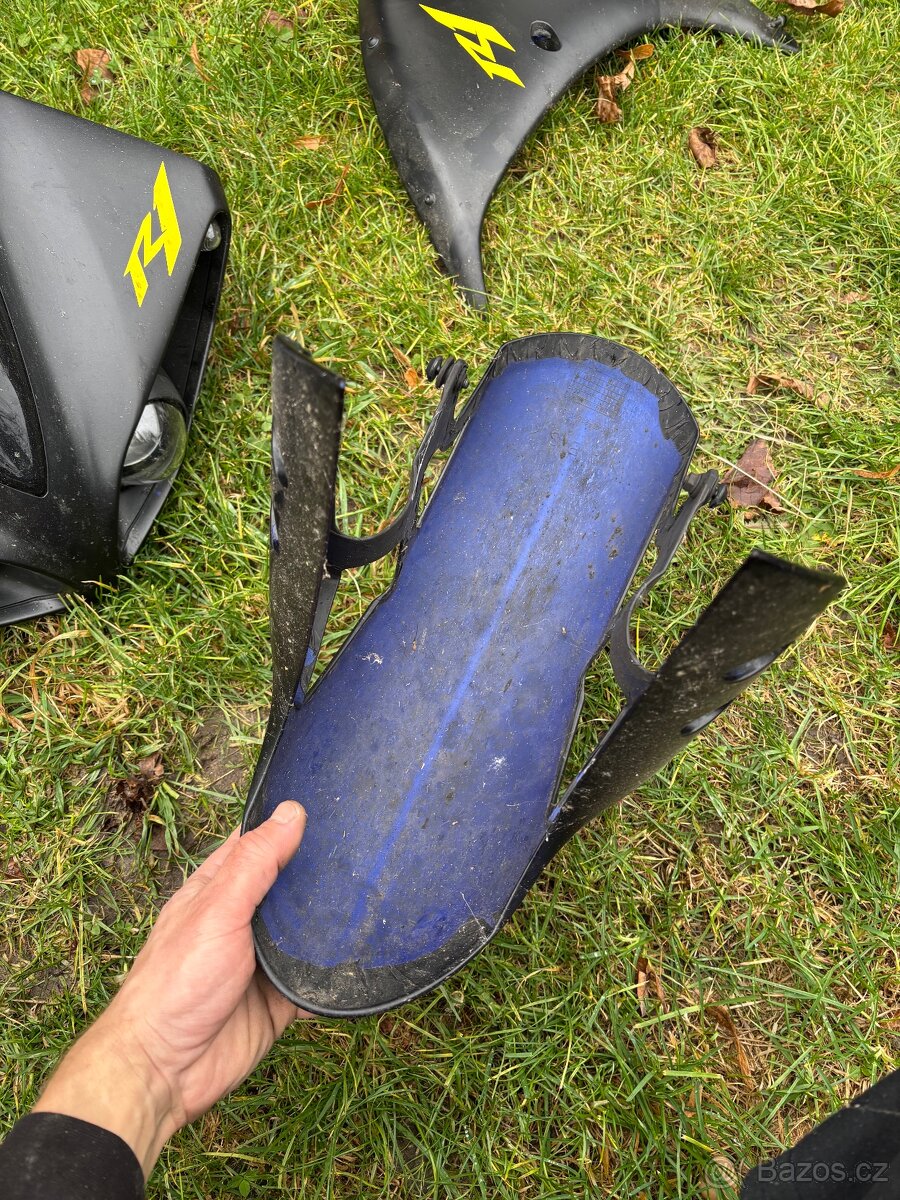 Sada plastu i s nadrzi na Yamaha R1 09-11 - 4