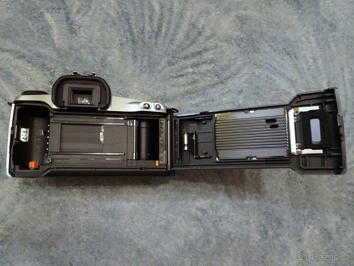 Fotoaparát Canon EOS 500N s příslušenstvím - 4