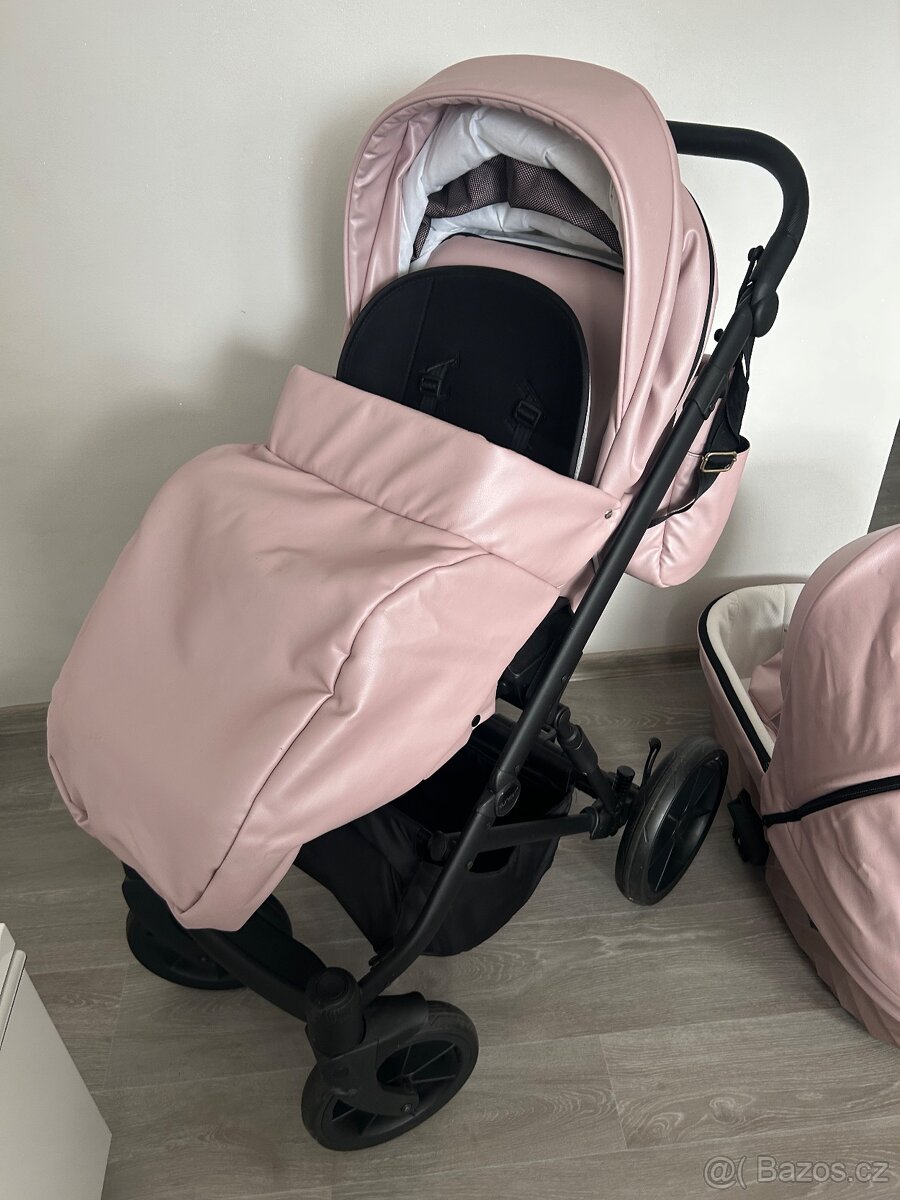 Jemně růžový kočárek Kunert Ivento 2v1 - 4