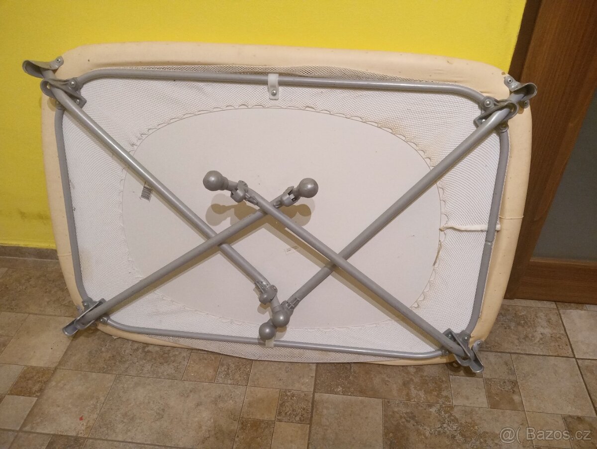 Cestovní postýlka - 4