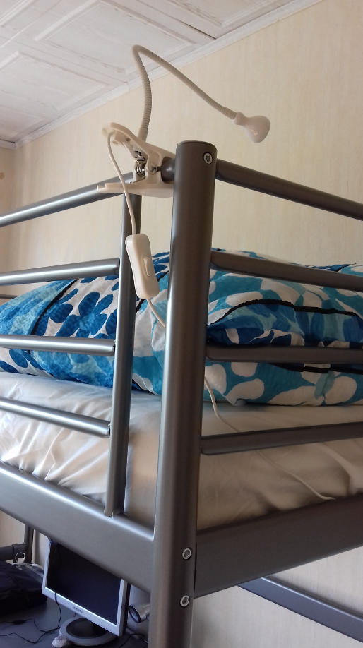 palandy Ikea se stolem - 4