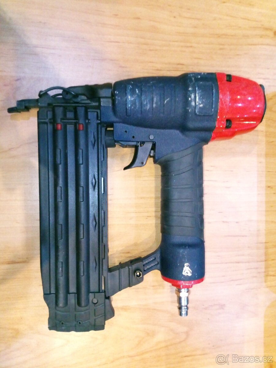 Pneumatická hřebíkovačka RON 12/50 - 4