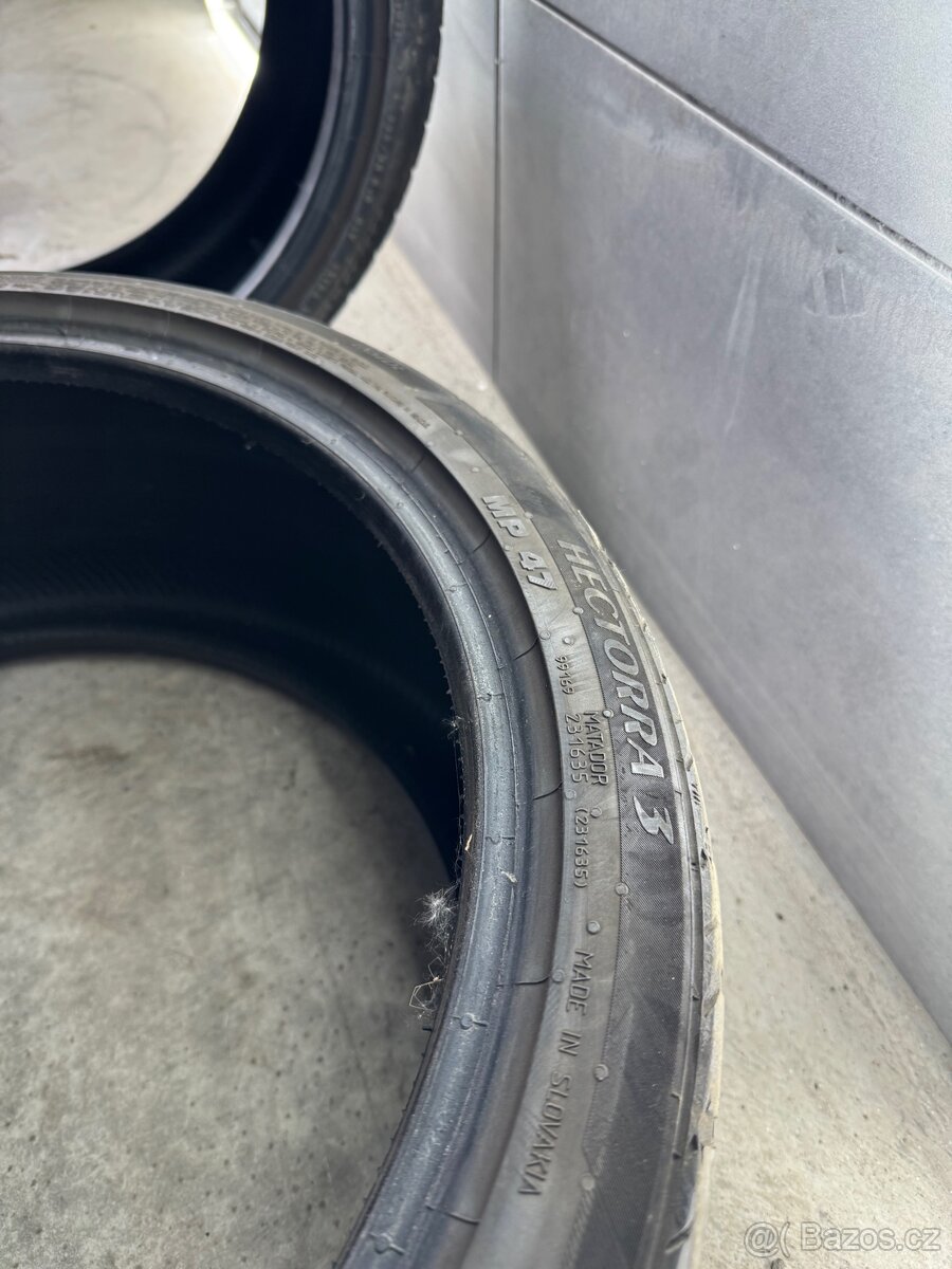 LETNÍ PNEU 235/35/19 - 4