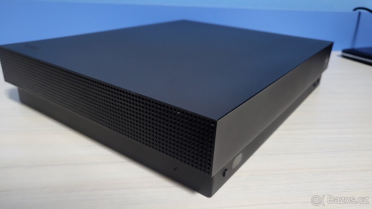 Xbox One X 1TB - 4