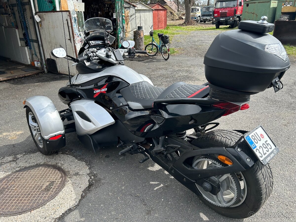 Can-am Spyder - 4