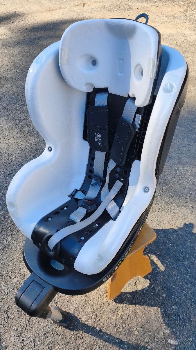 Dětská autosedačka Britax Römer Dualfix 2 - 4